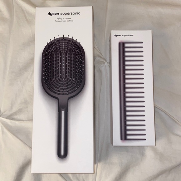 Dyson Accessories - NWT - Dyson Paddle Brush and Detangling Comb